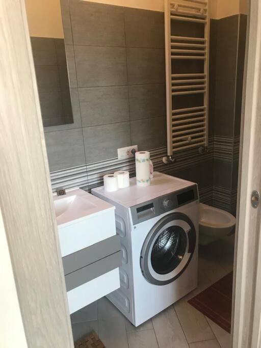 צ'יאמפינו Premium Apartment With Parking מראה חיצוני תמונה